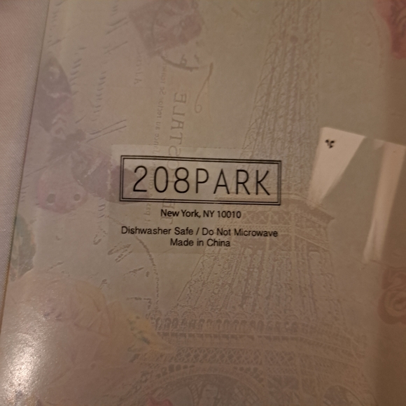 Paris dishes/ plates (Set of 2) - Picture 6 of 6